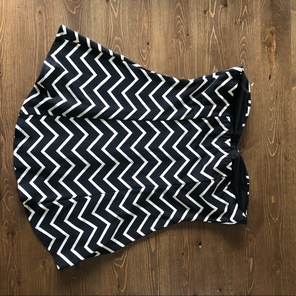 2/$25 Eclipse Chevron Corset Top Zipper Medium - Picture 3 of 4